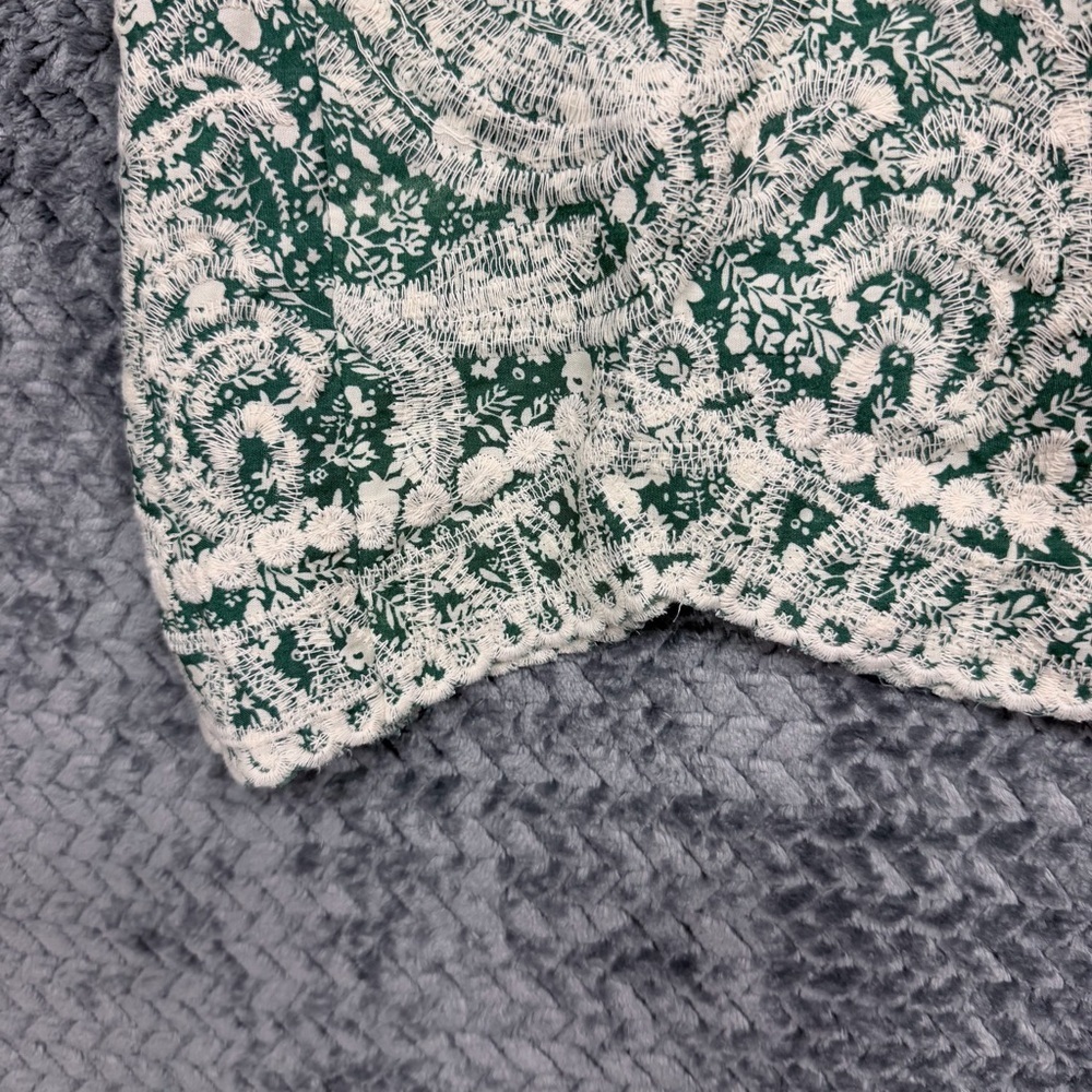 Solitaire Women's Green and White Lace Bell Sleeve Top Size Large - Picture 5 of 10
